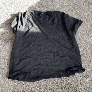 Lululemon tee